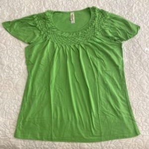 NWT Women's Endless Designs Green Top Size M